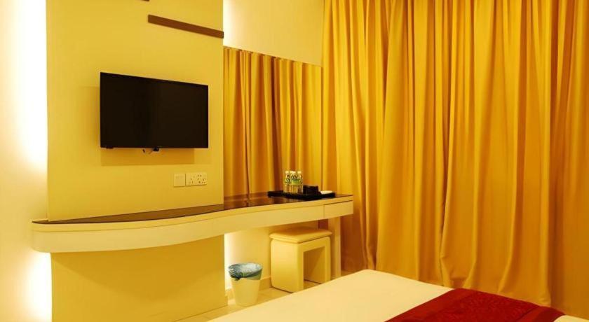 Lf Hotel Tapah Экстерьер фото